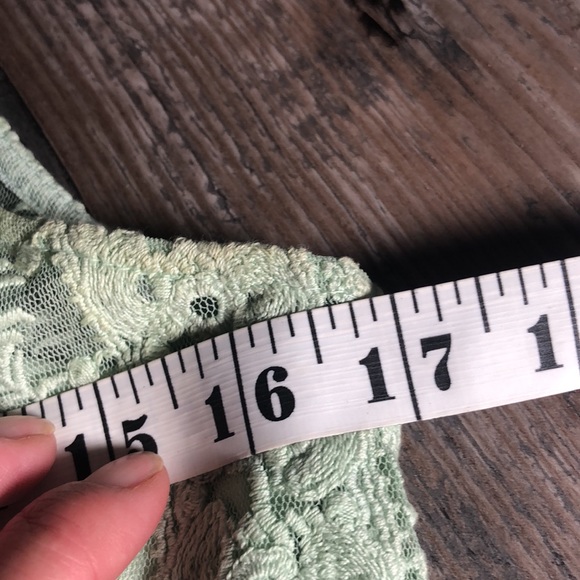 Gorgeous lace trim girls dress - Picture 5 of 10